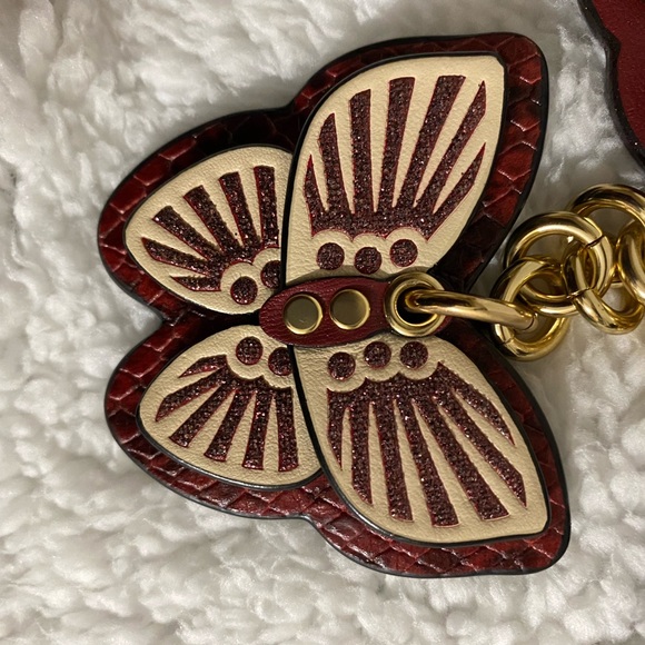 New without tag, Leather Coach Key Ring, Multicolored with 4 pretty butterflies - Picture 14 of 16